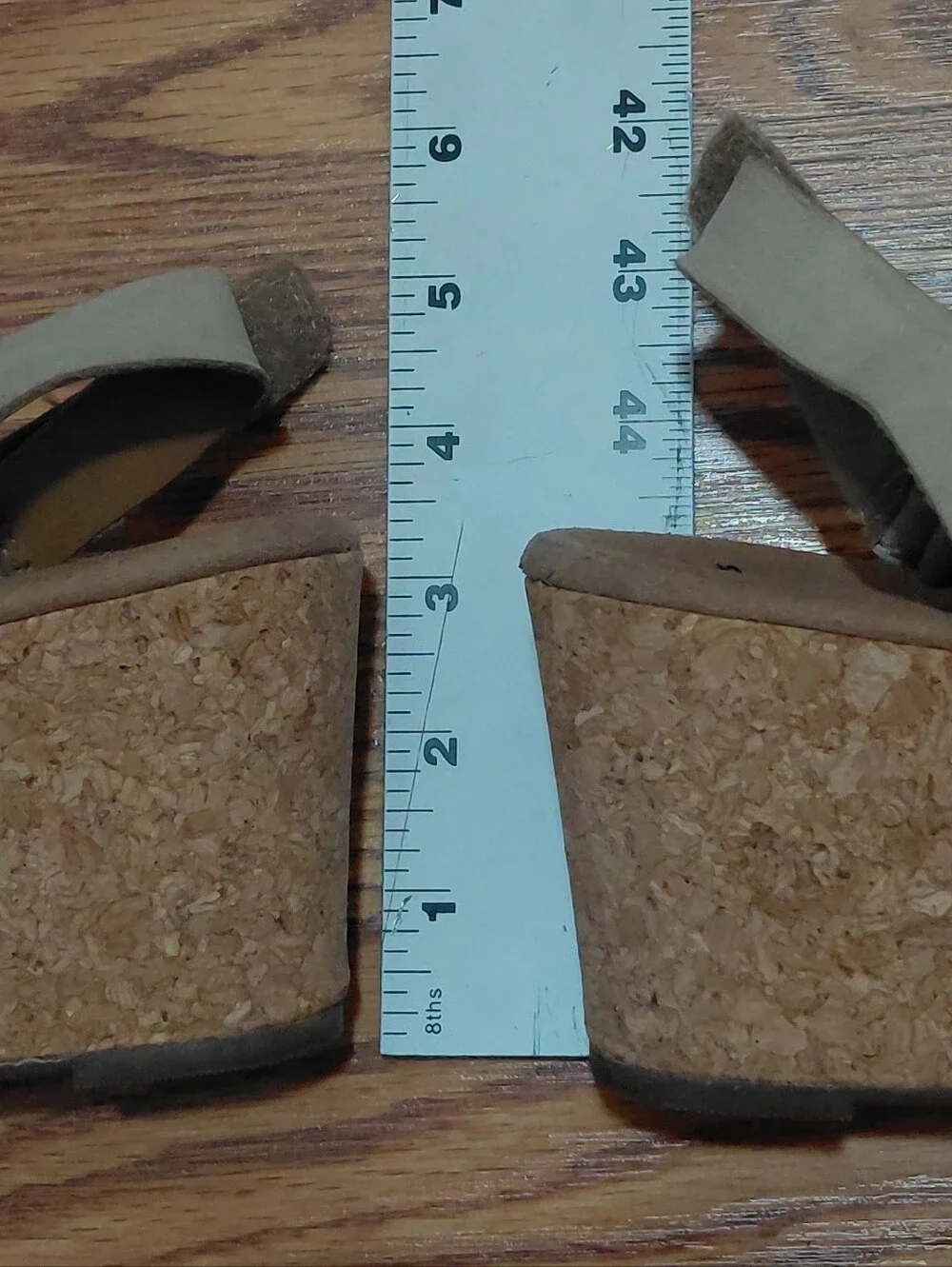 Clarks Chunky Wedge Sandals Women Sz 9 Taupe Beige Open Toe Soft Cushion Sandal